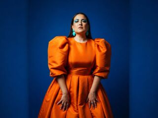 strip tease VivianaGrays