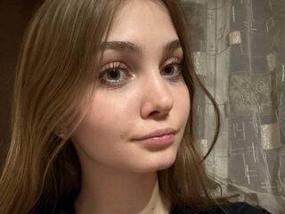 cam girl masturbating with vibrator YiBisher