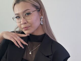 hot cam show YokoMoul